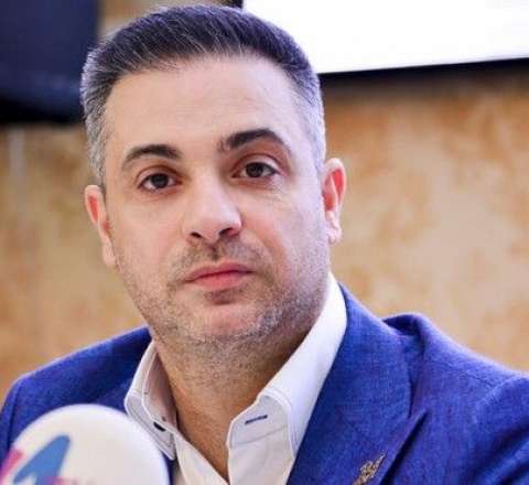 Rüfətin qızı tələbə oldu:  İcazə vermədim