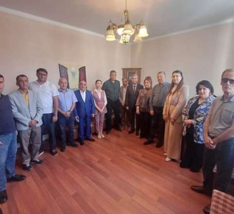AJB sıraları genişlənir: yeni üzvlərin vəsiqələri təqdim olunub 