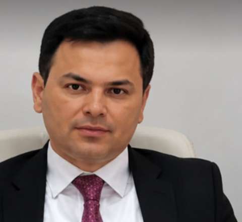 40 ilin həkimini işdən çıxarmışdı - Vəzifəsindən azad edildi 