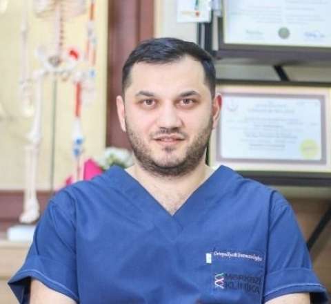 Həkim xəstələri təhqir etdi: “Cibində beş qəpiyi olmayan, tərbiyəsiz, ədəbsiz…” - FOTO