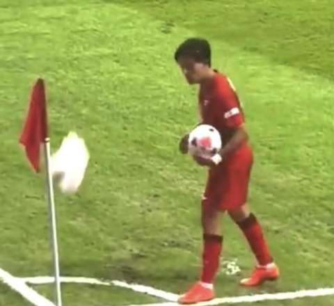 Arda oyunda azarkeşlərdən su istədi, görün, nə etdilər… 