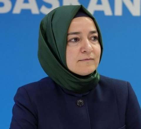 Ərdoğanın müavini istefa verdi 
