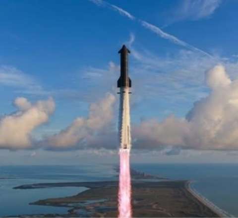 “Starship” ilk dəfə orbitə çıxdı 