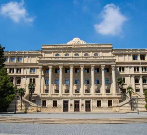 Azərbaycanın bu dövlət universiteti məhkəməyə verildi 