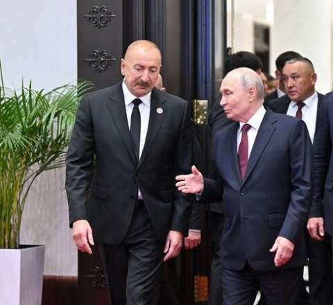 Putin MDB sammitində İlham Əliyevlə ayaqüstü söhbət etdi 