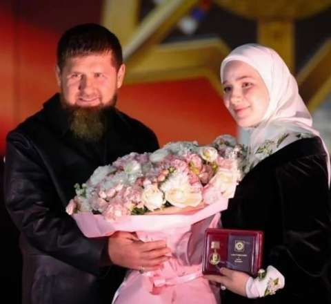 Ramzan Kadırov qızını Çeçenistanın ən yüksək ordeni ilə təltif etdi 
