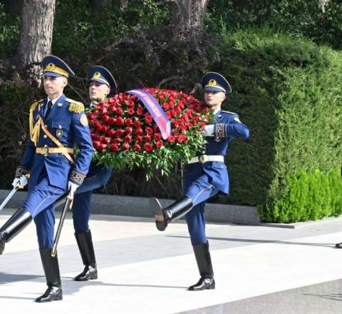 Hun Manet Heydər Əliyevin məzarını ziyarət etdi 