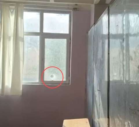 Məktəbə daş atdılar,  şagirdlər xəsarət aldı
