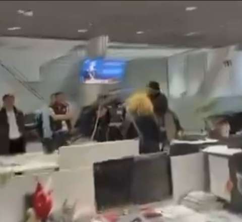 Türkiyədə müxalif telekanalın ofisində axtarış aparıldı –  Yayımı dayandırıldı - VİDEO