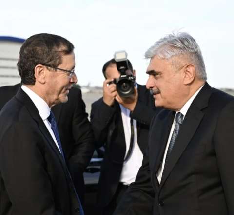 İsrail prezidenti Azərbaycana gəldi 