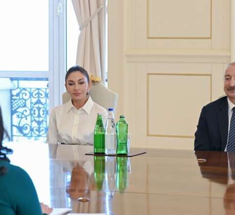 Prezident və xanımı onlarla görüşdü -  FOTO