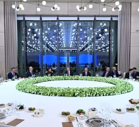 Prezident ailəsi ilə Bakıda mühüm şam yeməyində - FOTO 