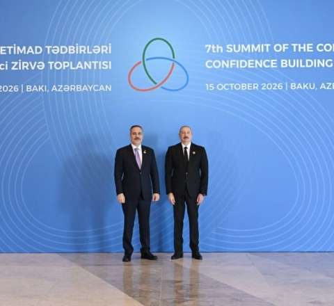 Prezident qonaqları qarşılayır  - FOTO