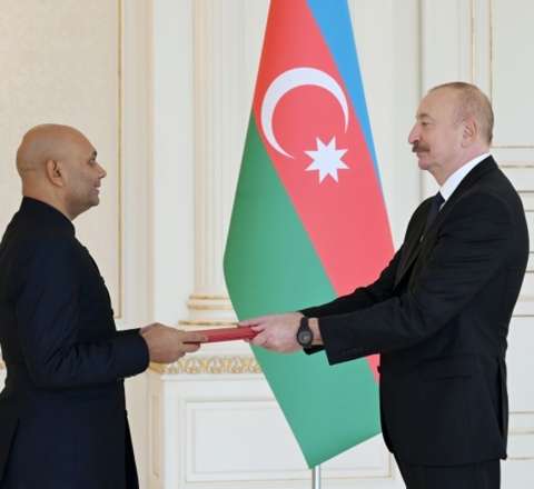 İlham Əliyev Hindistanın yeni səfirini qəbul etdi 
