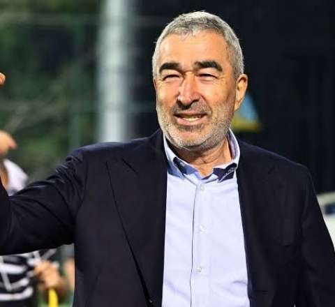 Məşhur futbol mütəxəssisi Bakıya gəlir 