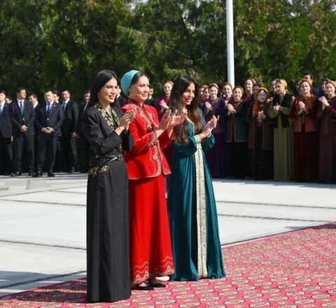 Aşqabadda MAMA "Ana təbiət" beynəlxalq incəsənət sərgisi açıldı -  FOTO
