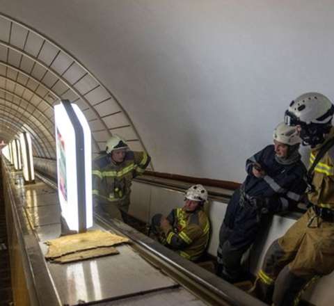 Kiyevdə yarımstansiyaya zərbə endirildi - Metro fəaliyyətini dayandırdı 