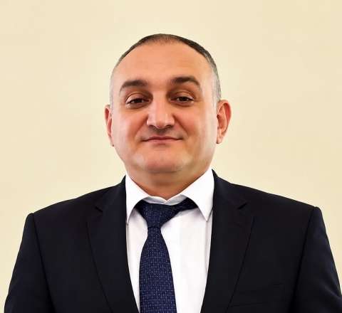 İcra başçısının yaxın qohumu işdən çıxarıldı 
