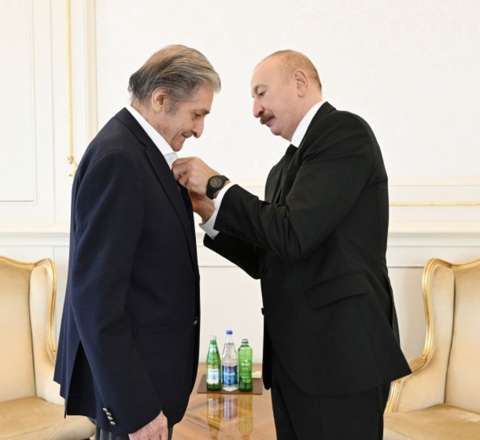 Prezident Fərhad Xəlilova “İstiqlal” ordenini təqdim etdi 