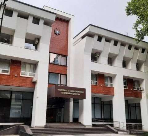 Moldova rusiyalı diplomatı ölkədən çıxarır -  SƏBƏB