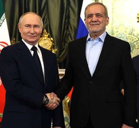 Putin İran Prezidenti ilə bölgədəki vəziyyəti müzakirə etdi 