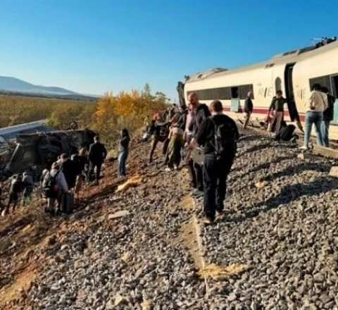 İspaniyada dəhşətli qəza:  544 sərnişindən 68-i öldü, yaralananların sayı...