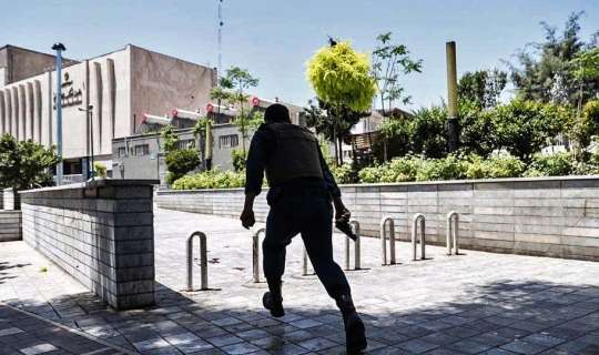 Tehranın mərkəzində 2040-ı göstərən “Ölüm saat”ı necə oldu? 