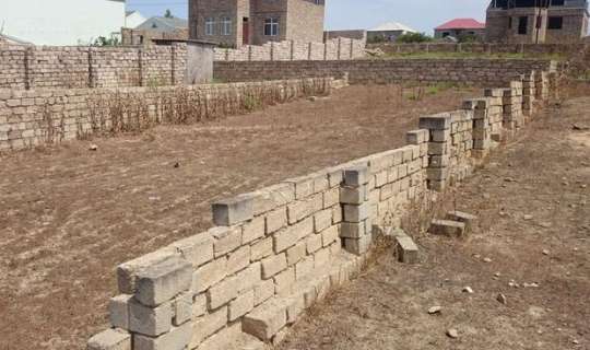 Torpaq alıb fərdi yaşayış evi tikmək sərfəlidir, yoxsa almaq? - VİDEO