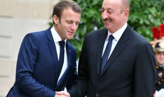 İlham Əliyev Emmanuel Makronu təbrik etdi 