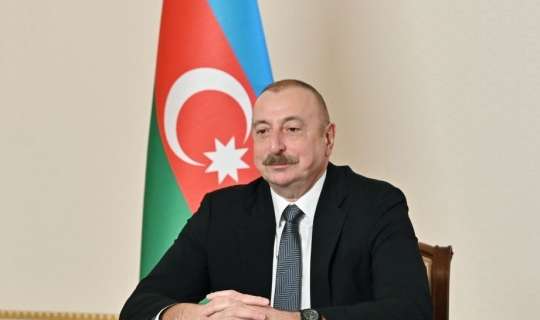 İlham Əliyev paraqvaylı həmkarını təbrik etdi 