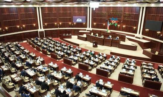 Milli Məclisin ilk iclası başladı 