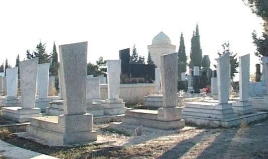 Qəbiristanlıqda təsadüfən kameraya ruh düşdü? - FOTO