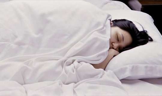 Diqqət: Belə yuxuya getmək təhlükəlidir! - XƏBƏRDARLIQ 