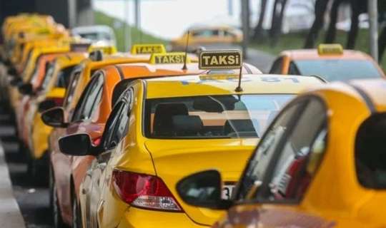 Taksi sürücüsü maşında avtomat gəzdirirmiş 