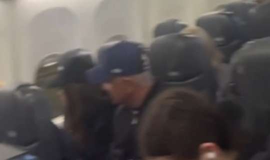 İstanbul-Krasnodar reysində problem: Sərnişinlərin çıxmasına icazə verilmədi - Video 