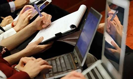 Təhqirlərlə reytinq yığan jurnalistlər cəzalanacaq - Yeni qanunun şərhi 