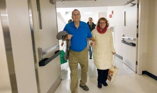 Xəstəyə əvvəl donuz, sonra insan böyrəyi köçürüldü – Dünyada ilk 