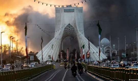 Onlarla qırıcı Tehranı vurdu: Nələr məhv edildi? - Video 