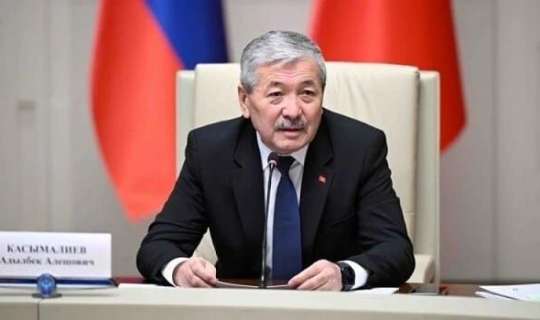 Qırğızıstanın baş naziri Bakıya gəldi 