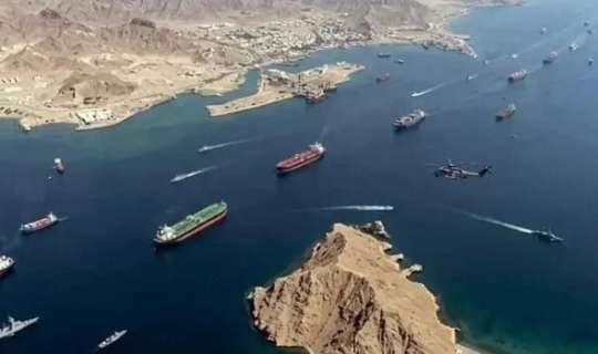 İraq gəmiləri Hörmüz boğazından keçid məhdudiyyətlərindən azad edildi 