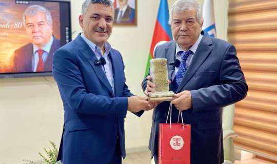 Xalq şairi Sabir Rüstəmxanlı “Turan bilgəsi” mükafatına layiq görüldü 