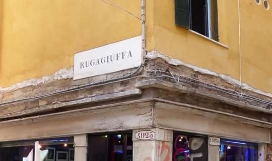 Venesiyada küçənin adı görün nədir -  Azərbaycanla bağlı tarixi iz