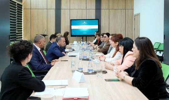 “Himayədar ailə institutunun inkişaf etdirilməsi” mövzusunda görüş keçirildinun inkişaf etdirilməsi” mövzusunda görüş keçirildi - FOTO 