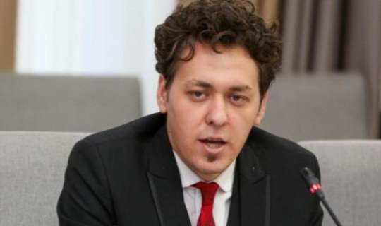 Azərbaycanlı yazıçı Bakıdan deport olundu 