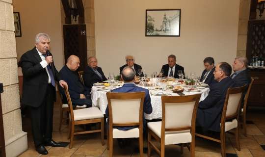 Göydən asılan Anar, səmadan enən Behrudi, özünə sağlıq deyən akademiklər…  - Bir dövrün yubileyi