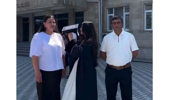 Tələbə qızın bu hərəkəti hamını KÖVRƏLTDİ - VİDEO 