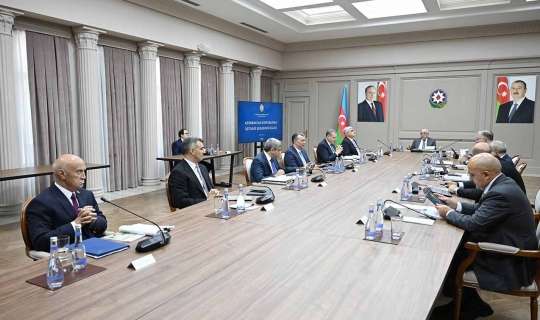 Baş nazir iclas keçirdi  - FOTO