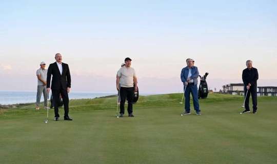 İlham Əliyev bu liderlərlə Qolf Klubunun açılışında - FOTO 