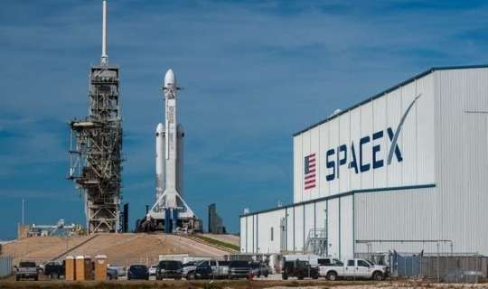 “SpaceX”dən rekord: 38 dəqiqəyə iki raket 