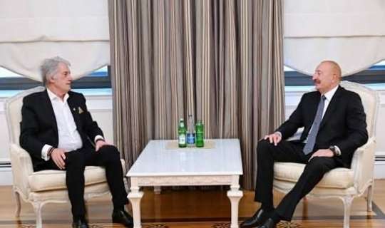 Yuşenko İlham Əliyevlə görüşündən yazdı:  20 ildən çoxdur...
